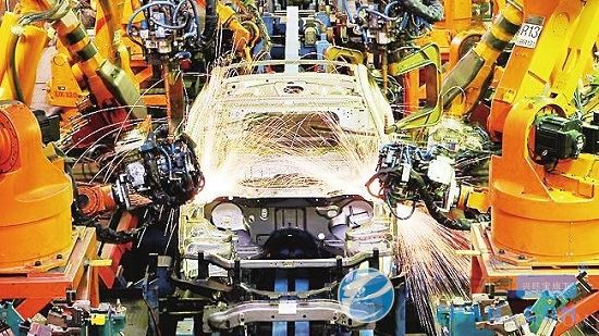 中汽协：1-7月汽车制造业营业收入49069.9亿元，占工业企业总规模7.1%